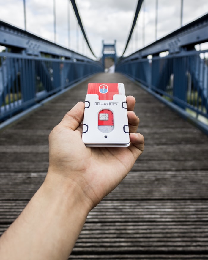 La sécurité des cartes bancaires : le cas des fraudes RFID